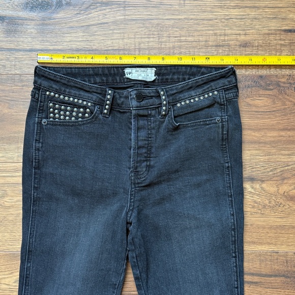 Free People Payton Studded Skinny Jean Black Raw Hem Ripped Knee Ankle Size 28 - Picture 6 of 13